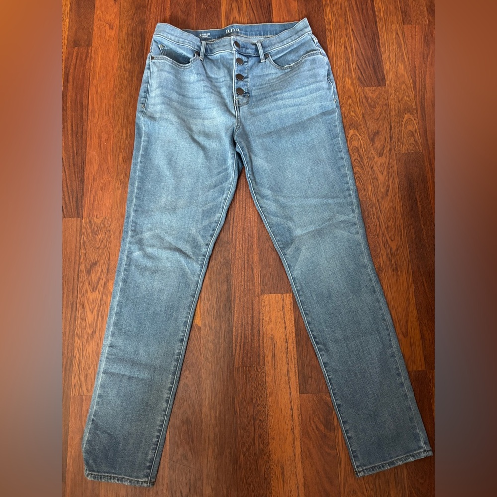 a.n.a (A New Approach) Light wash high-rise skinny jeans with button fly Size 8